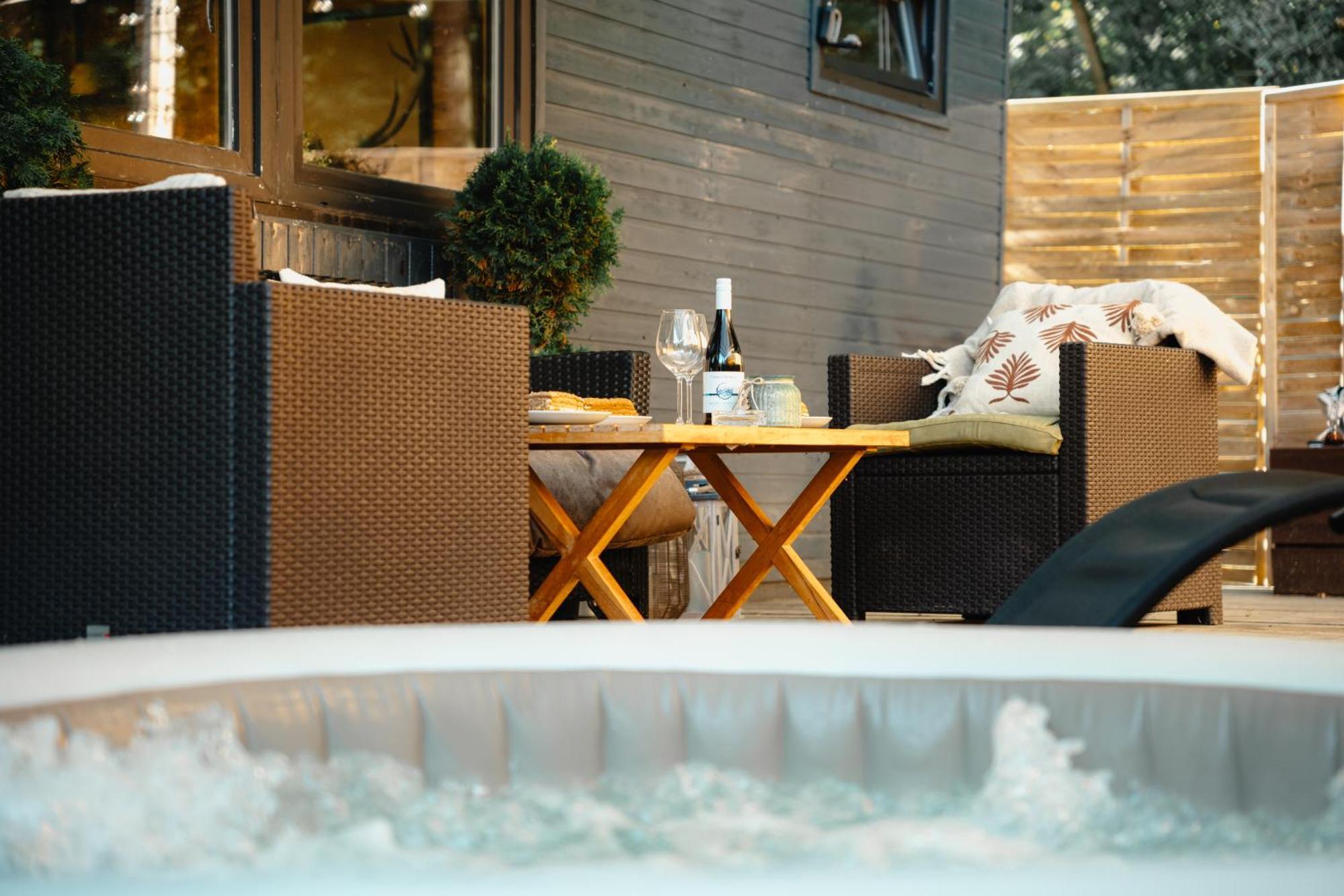 Secret Lake Prag Magic Place Relaxation& Wellness Rehenice Extérieur photo